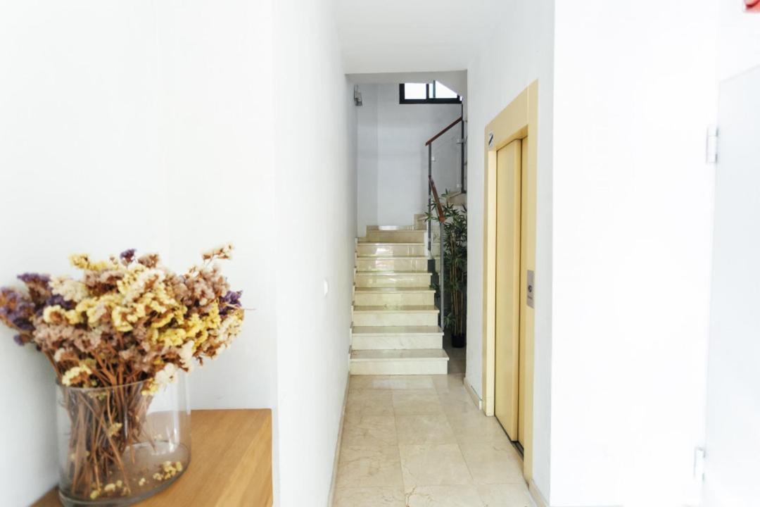 Minty Stay 3Bd Apartment - Triana セビリア エクステリア 写真