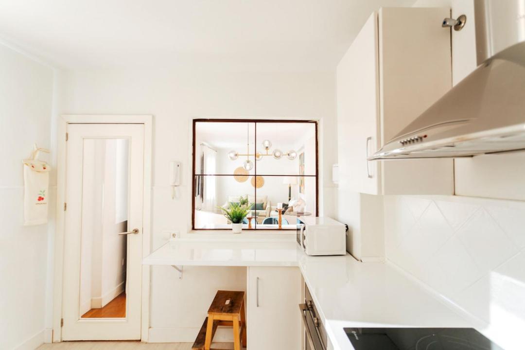 Minty Stay 3Bd Apartment - Triana セビリア エクステリア 写真