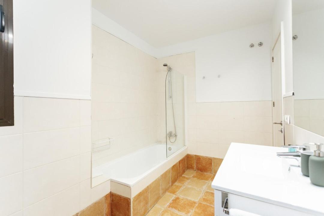Minty Stay 3Bd Apartment - Triana セビリア エクステリア 写真