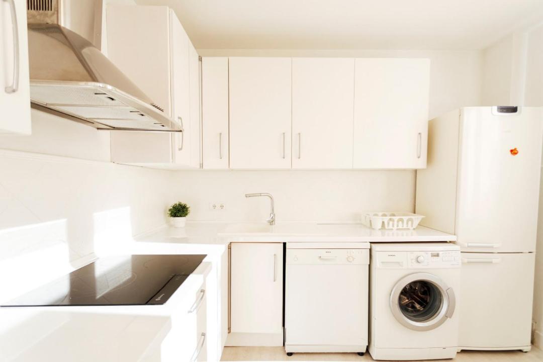 Minty Stay 3Bd Apartment - Triana セビリア エクステリア 写真