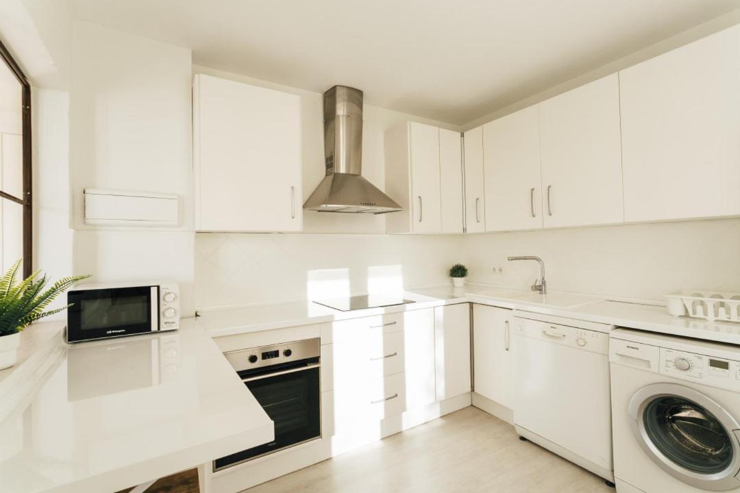 Minty Stay 3Bd Apartment - Triana セビリア エクステリア 写真