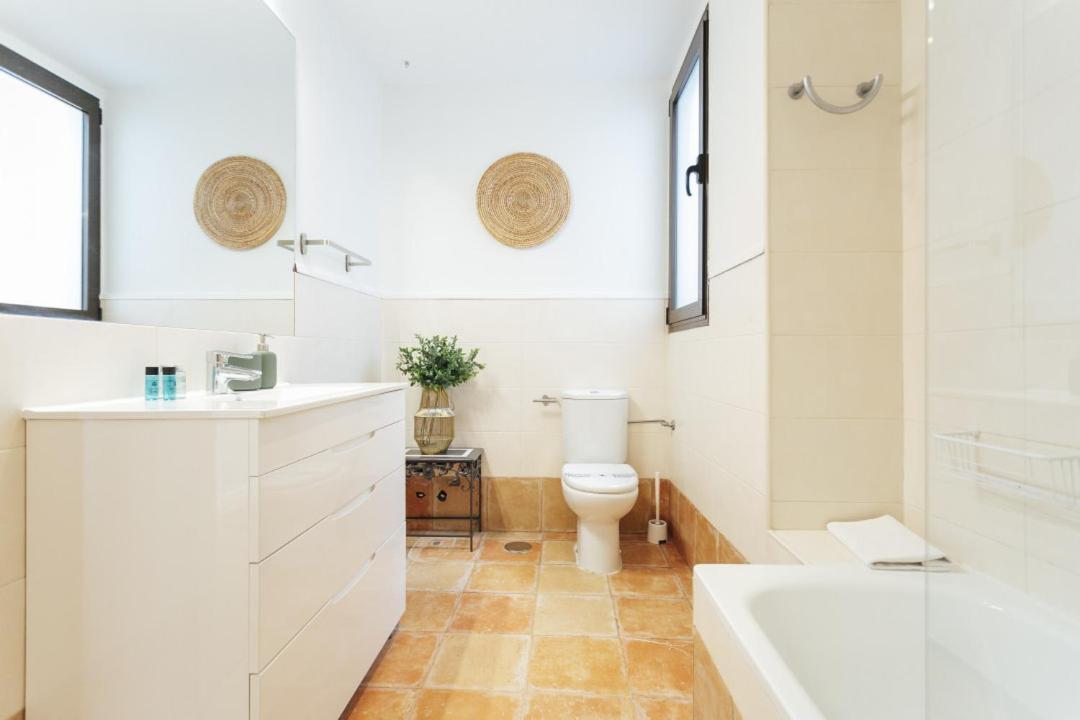 Minty Stay 3Bd Apartment - Triana セビリア エクステリア 写真